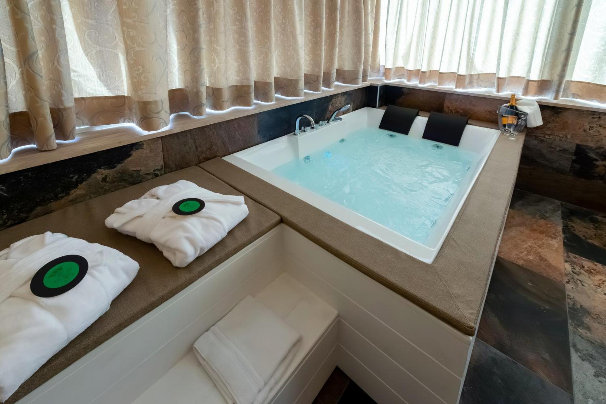 De La Relais Hotel 3*